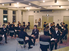 毎月行われる例会